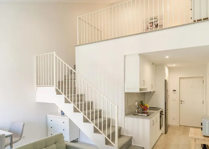 Hostwise - Modern&bright Apartment