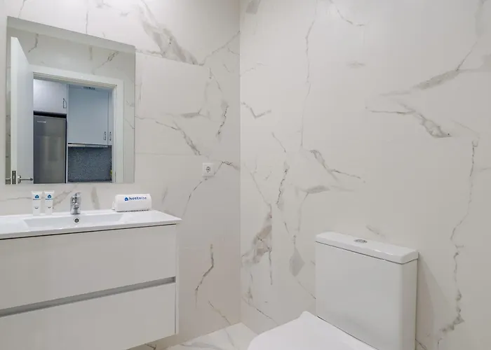 Hostwise - Modern&bright Apartment