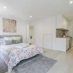 Hostwise - Modern & Bright *