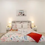 Apartman Hostwise - Modern & Bright