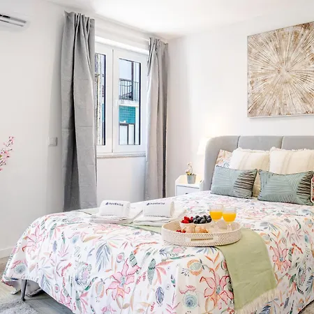 Hostwise - Modern&bright *