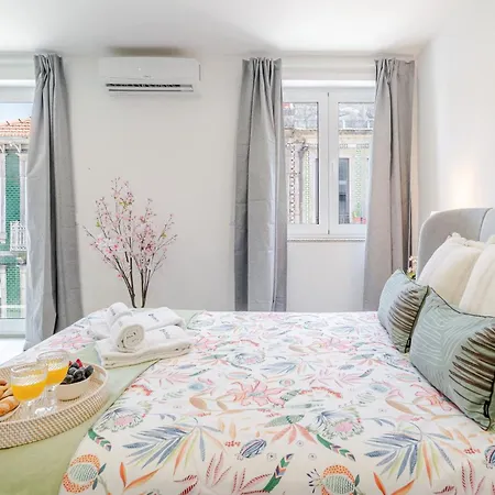 Hostwise - Modern&bright *