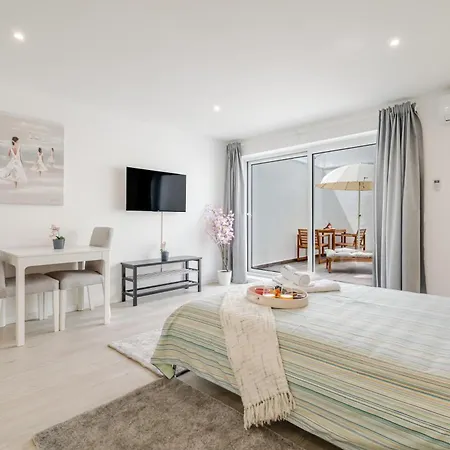 Apartment Hostwise - Modern & Bright