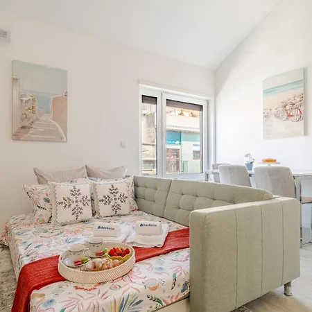 Hostwise - Modern & Bright