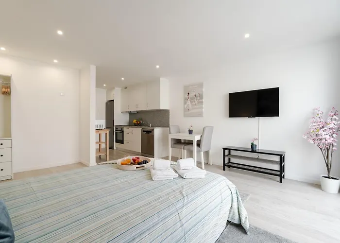 Hostwise - Modern & Bright Apartamento *