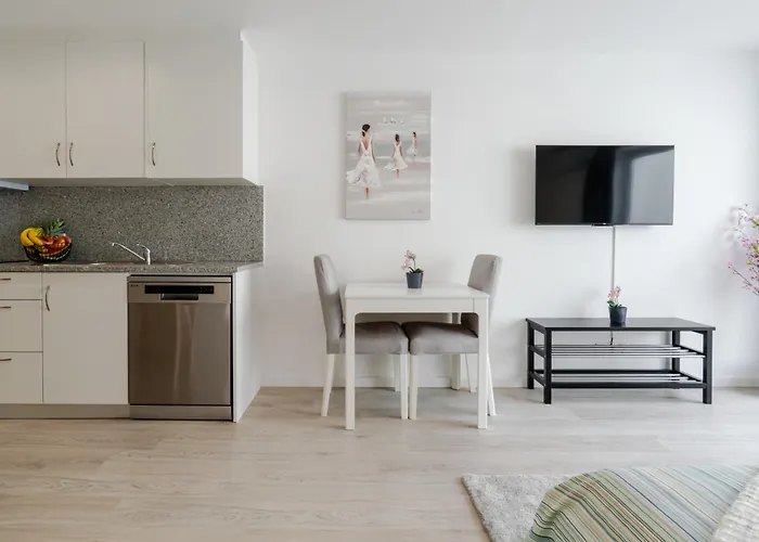 Hostwise - Modern & Bright Apartamento *