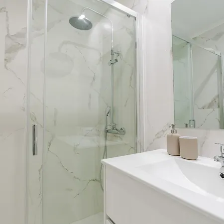 Appartement Hostwise - Modern & Bright Oporto