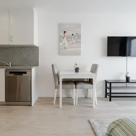 Hostwise - Modern & Bright Apartamento *