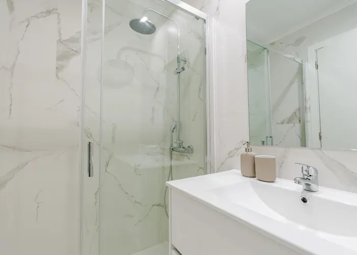 Appartement Hostwise - Modern & Bright Porto