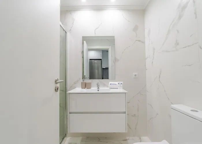 Hostwise - Modern & Bright Appartement *