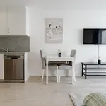 Hostwise - Modern&bright Apartment *